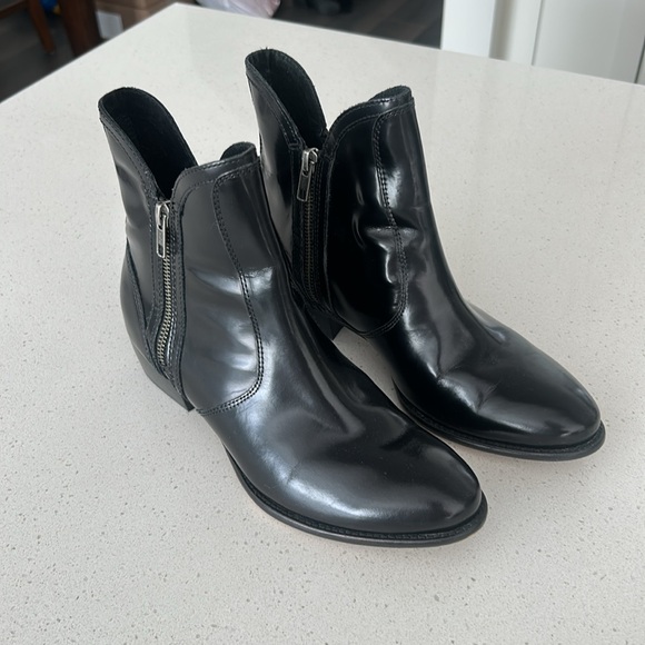 Seychelles Lucky Penny Patent Leather Booties Black Size 8 - Picture 13 of 16